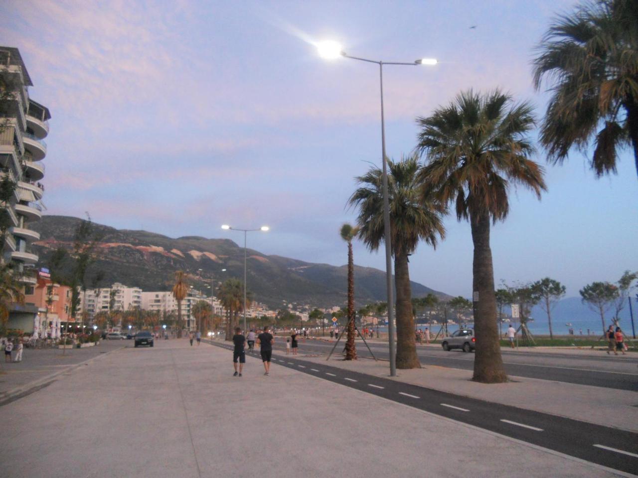 Sea View Apartment Onorato 1 Vlorë Esterno foto
