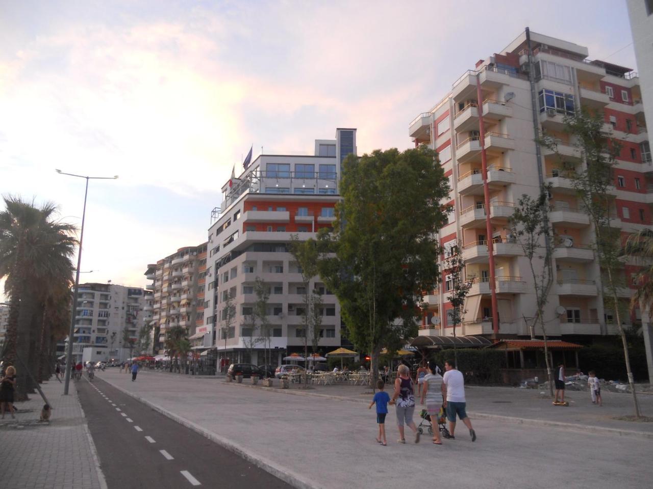 Sea View Apartment Onorato 1 Vlorë Esterno foto