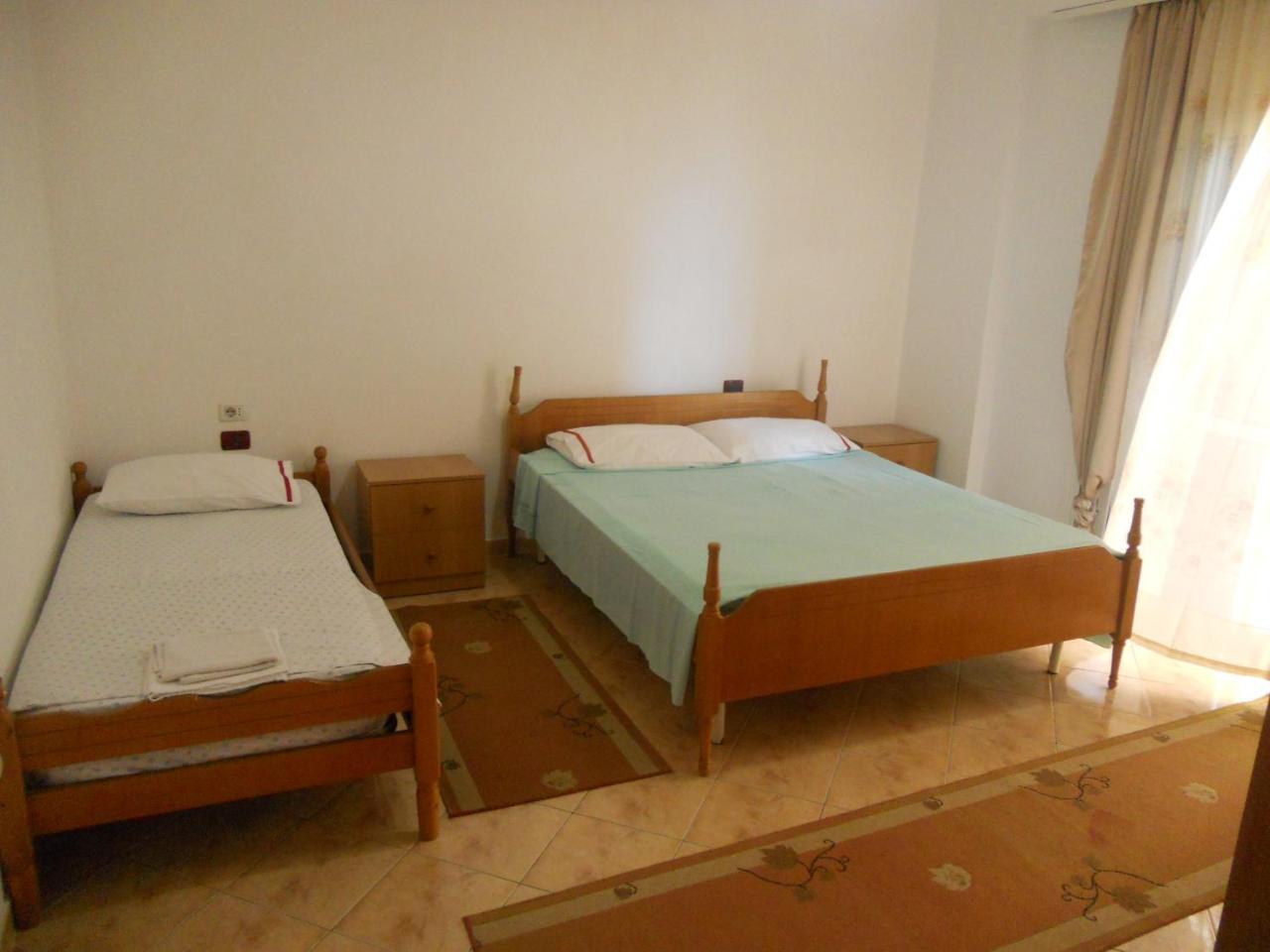 Sea View Apartment Onorato 1 Vlorë Esterno foto